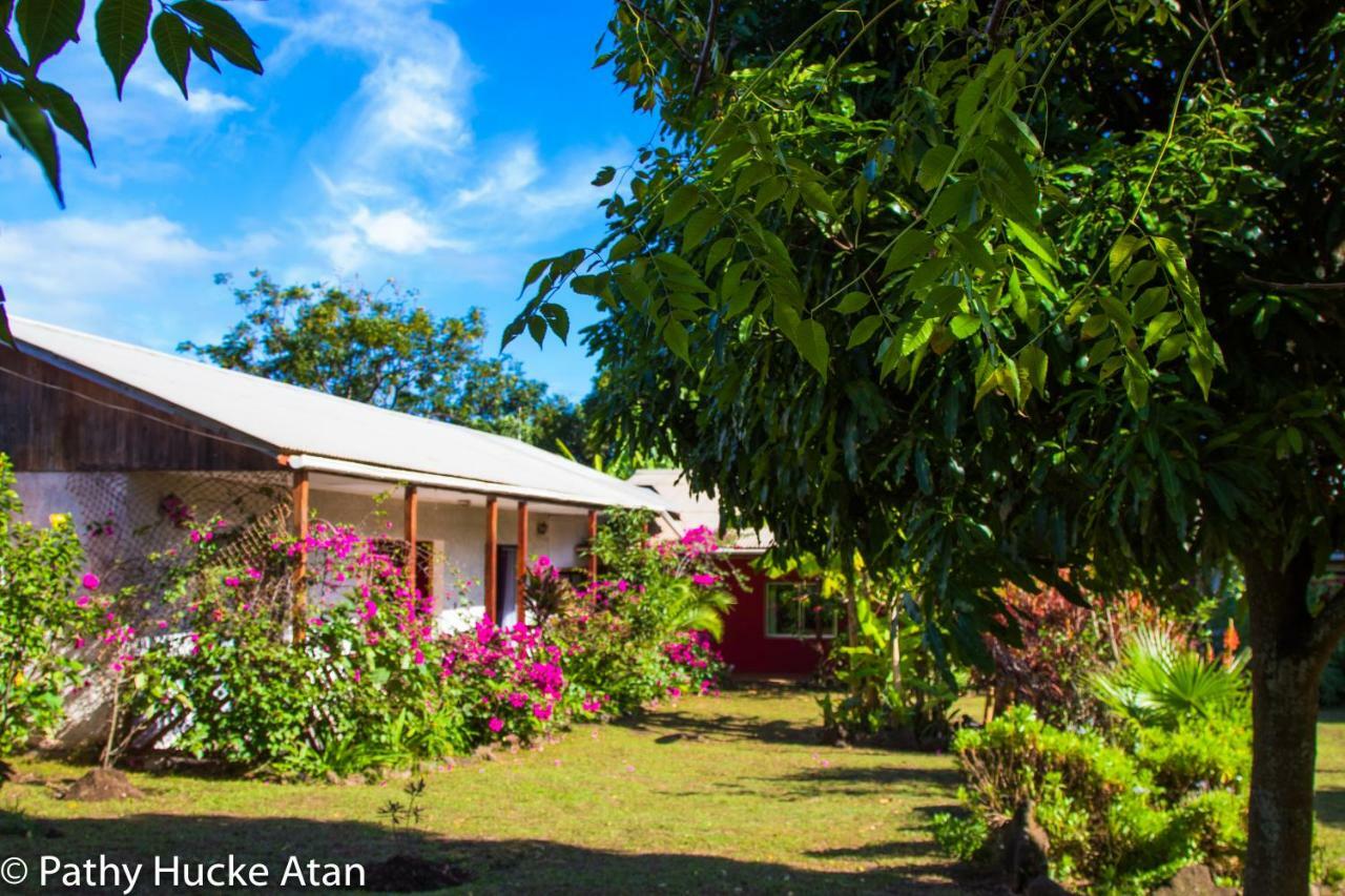 Kahina Lodge Hanga Roa Exterior foto